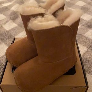 UGG Caden boots size 4/5 baby/toddler